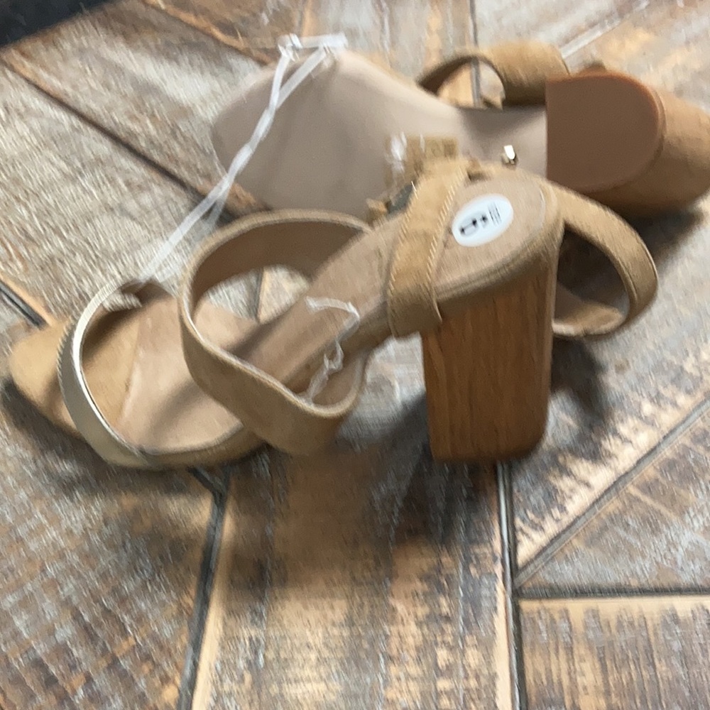 RAYE Sandals with ankle strap. Size 6. Tan/silver - Picture 5 of 5